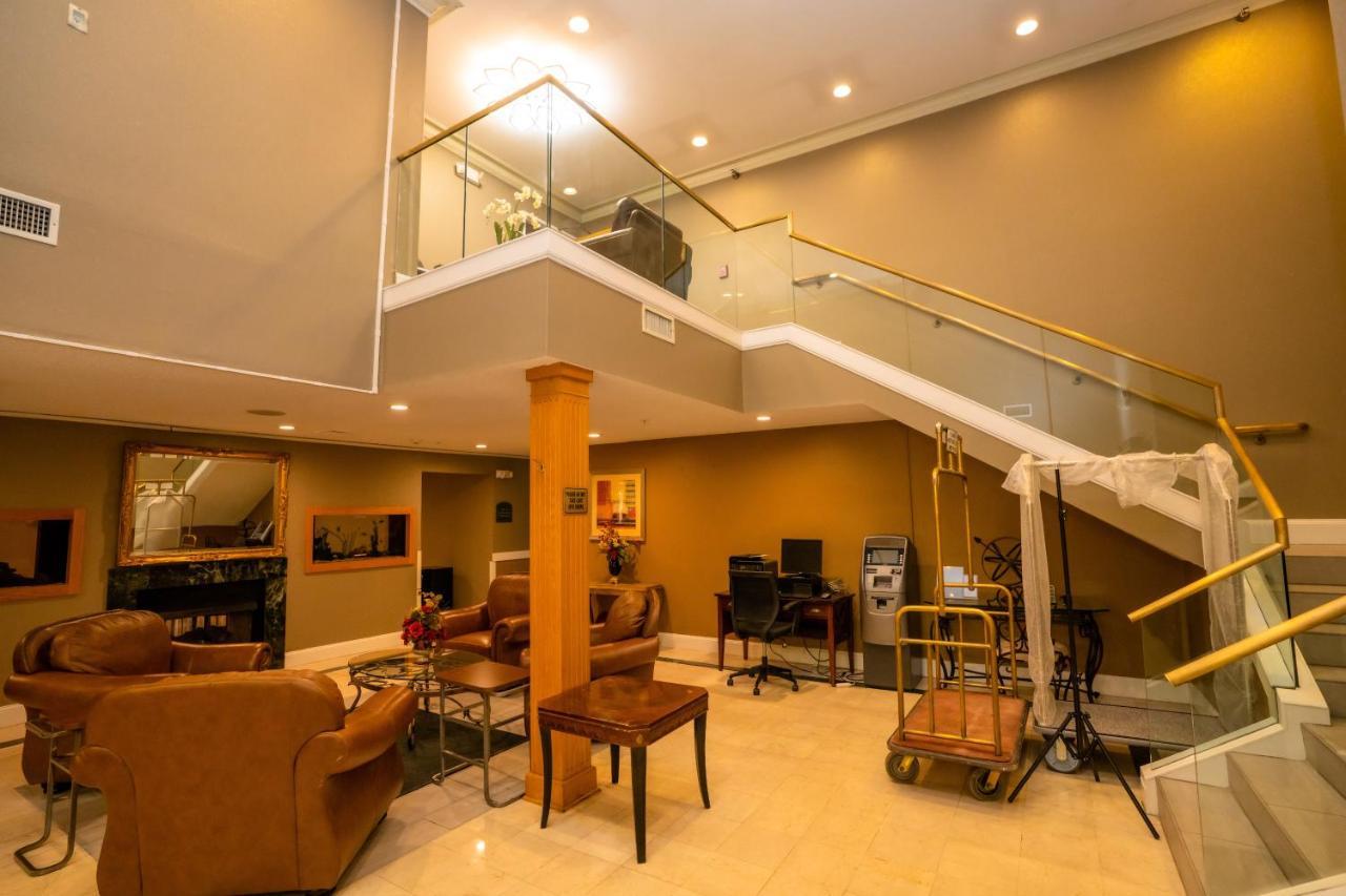 Econo Lodge Raleigh Bagian luar foto