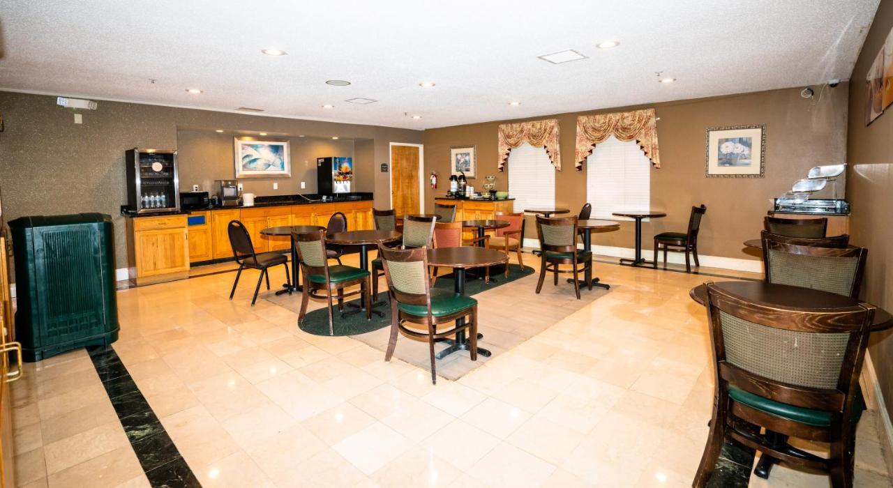 Econo Lodge Raleigh Bagian luar foto
