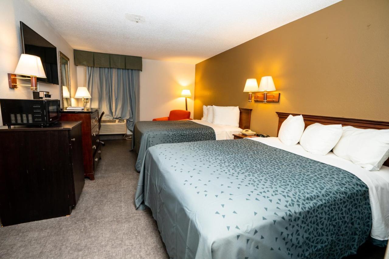 Econo Lodge Raleigh Bagian luar foto