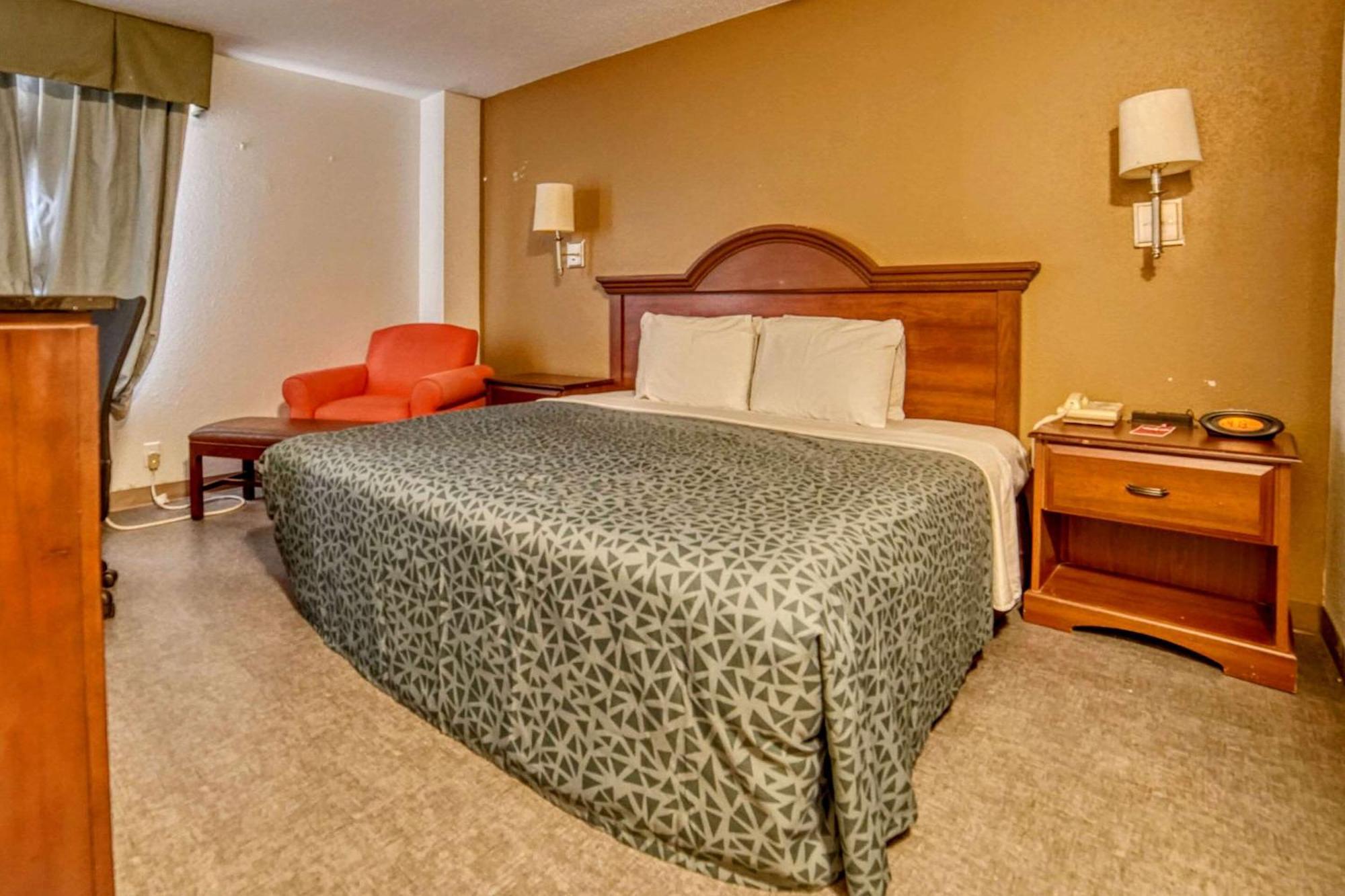 Econo Lodge Raleigh Bagian luar foto