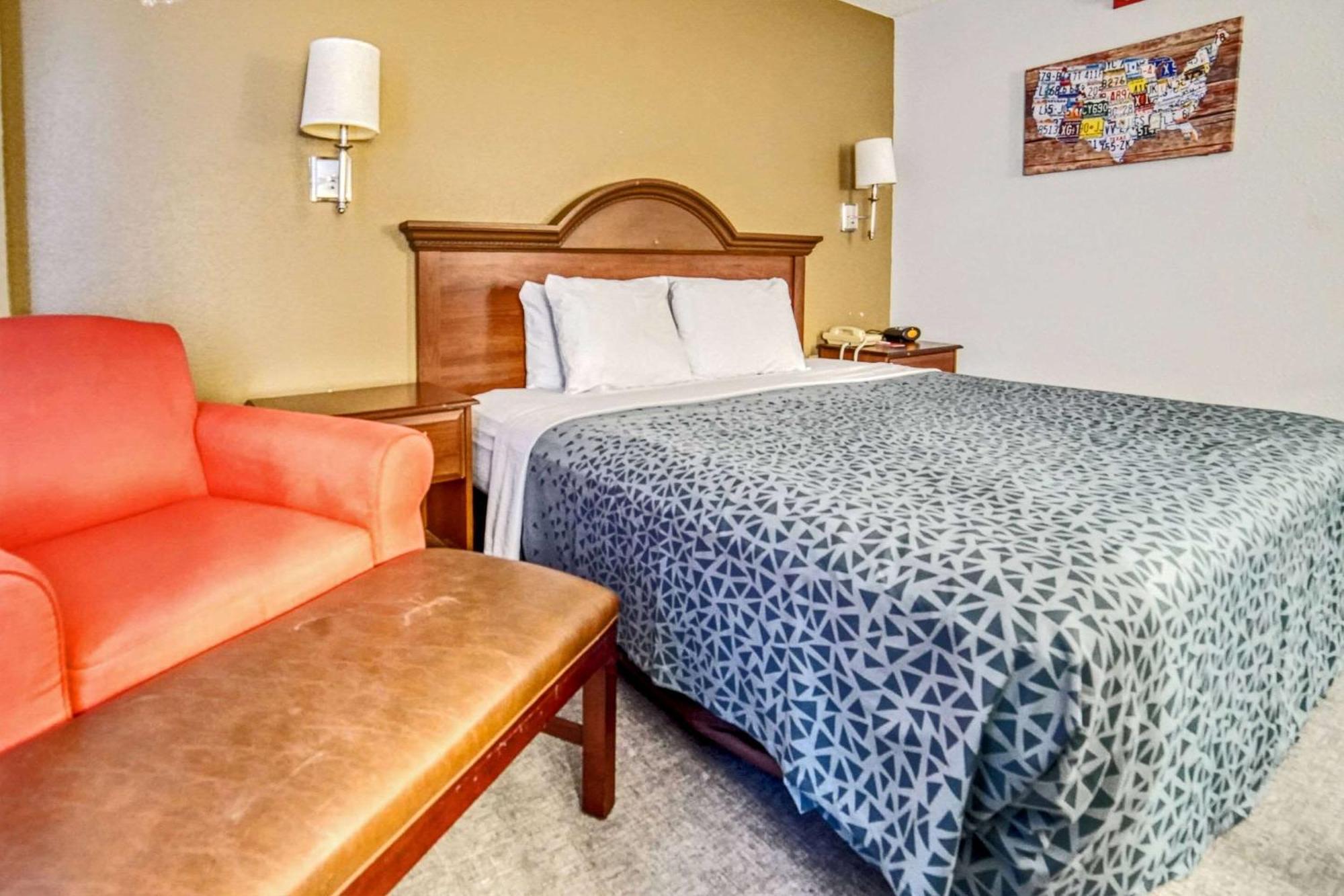 Econo Lodge Raleigh Bagian luar foto