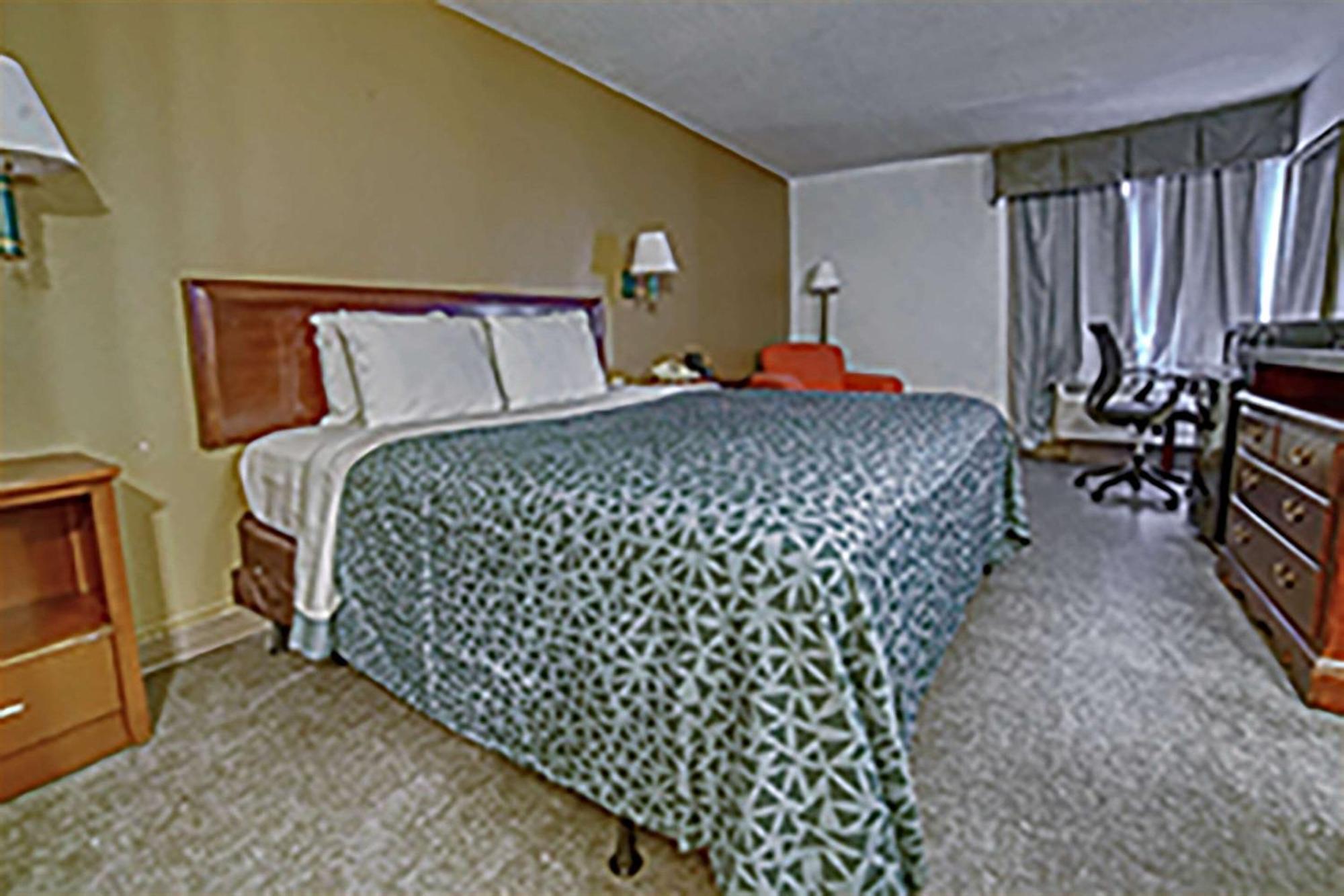 Econo Lodge Raleigh Bagian luar foto