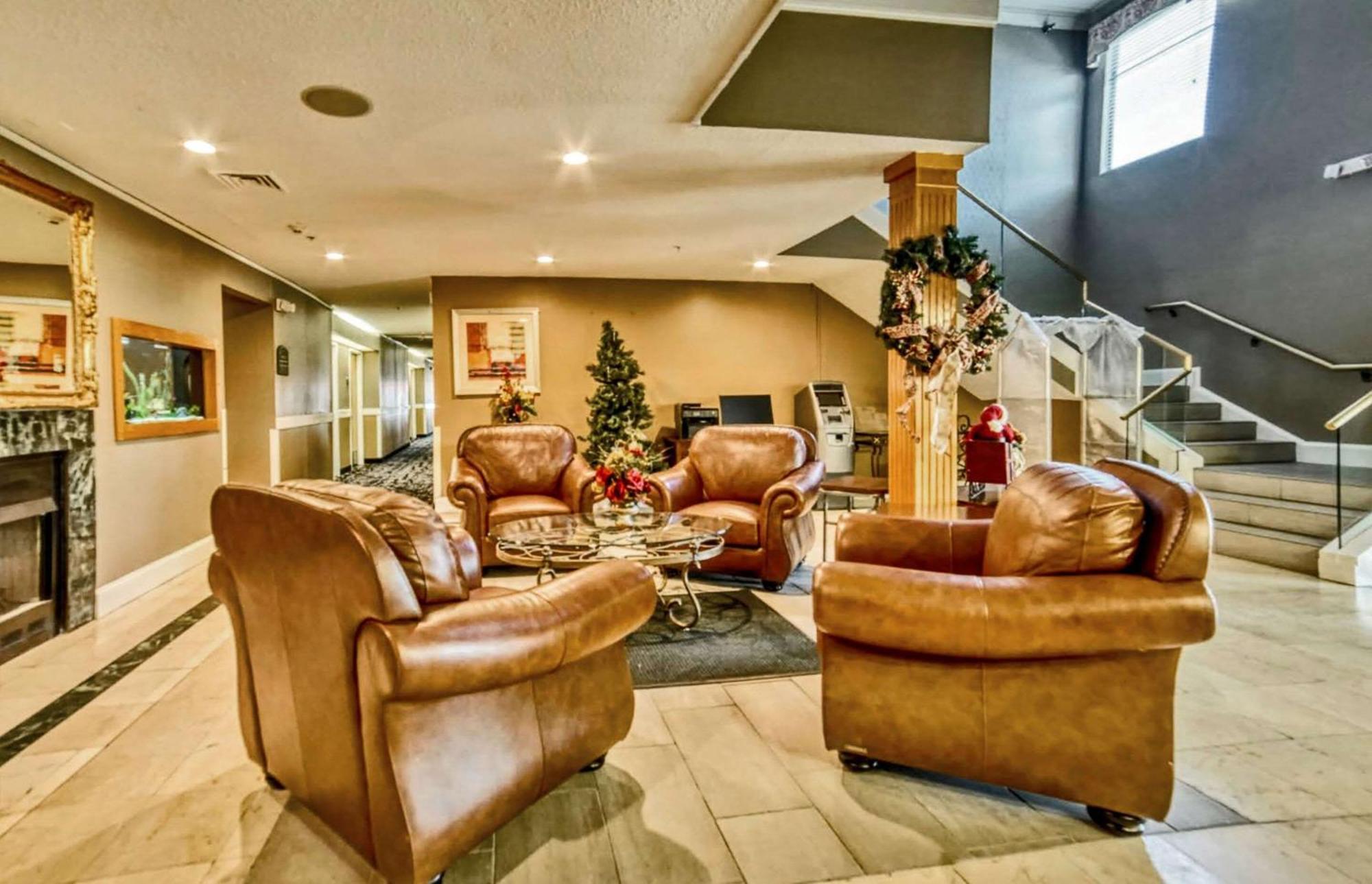 Econo Lodge Raleigh Bagian luar foto
