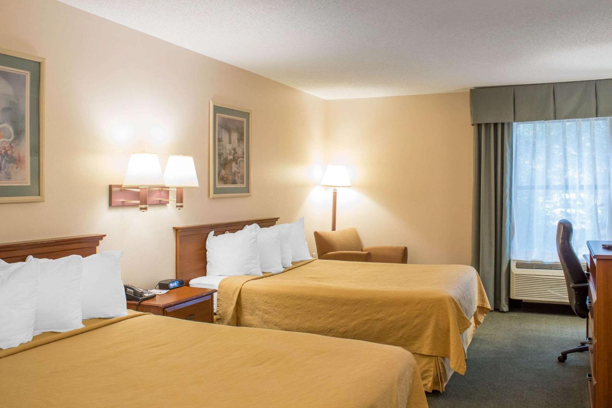 Econo Lodge Raleigh Bagian luar foto