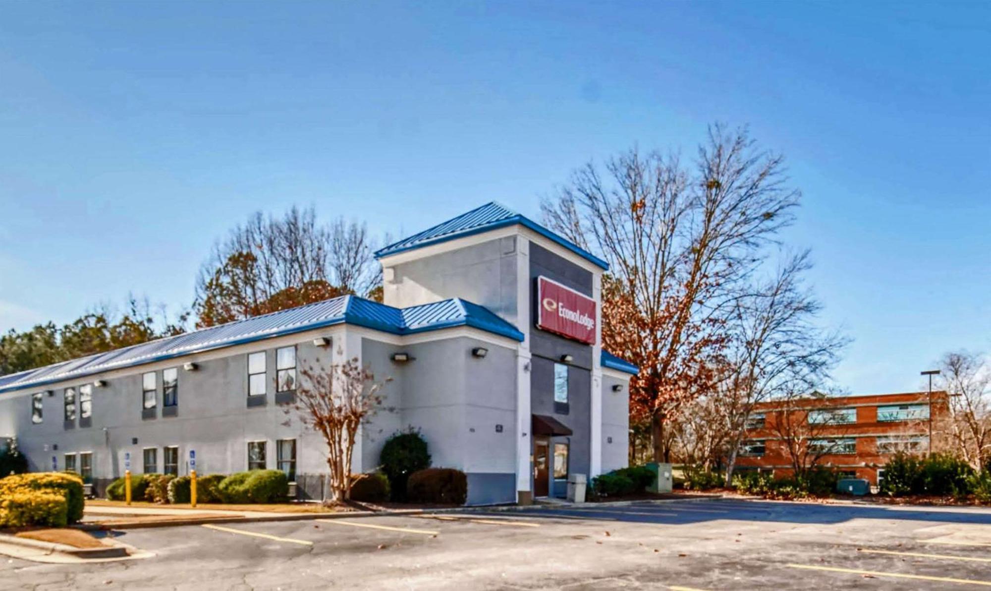 Econo Lodge Raleigh Bagian luar foto