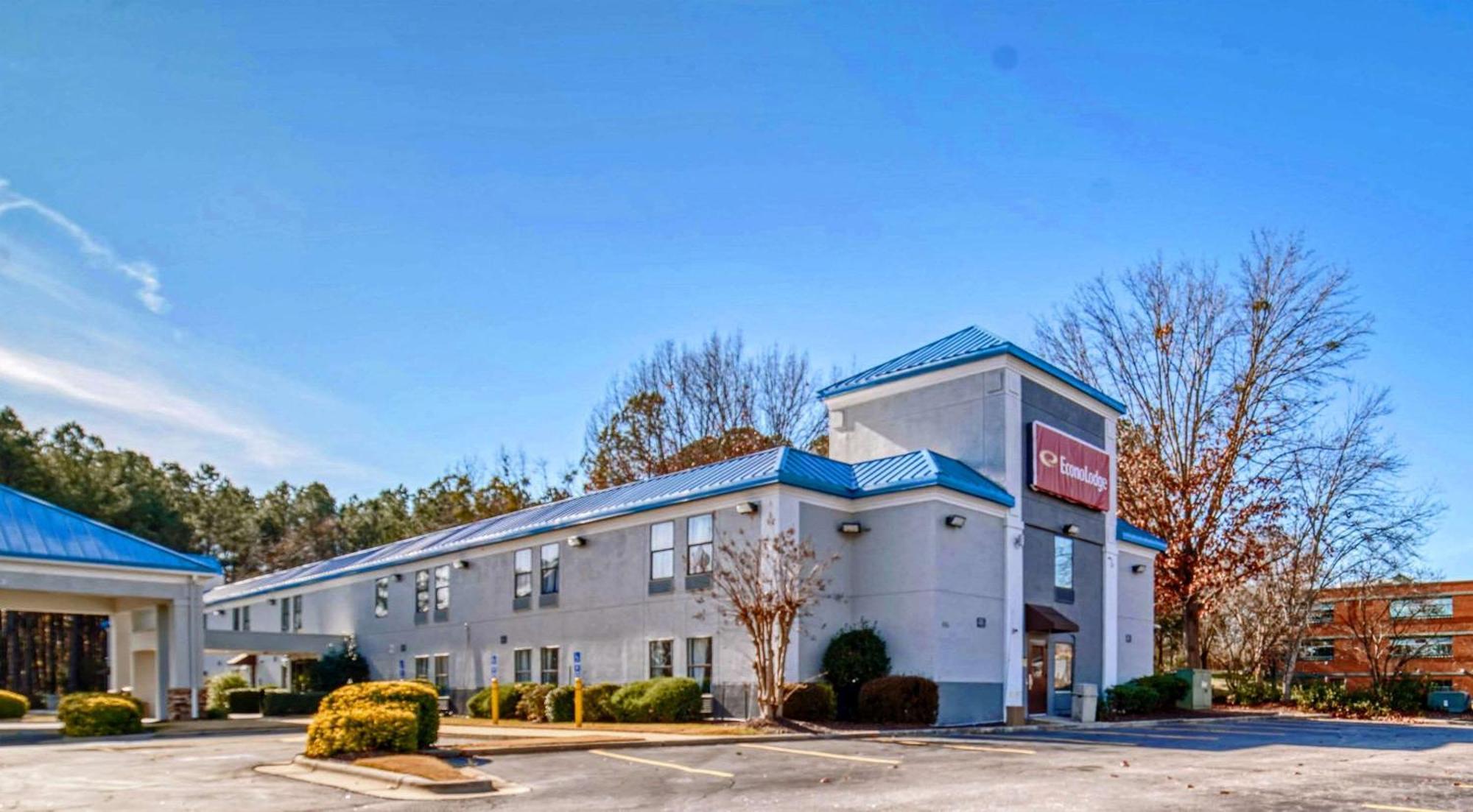 Econo Lodge Raleigh Bagian luar foto